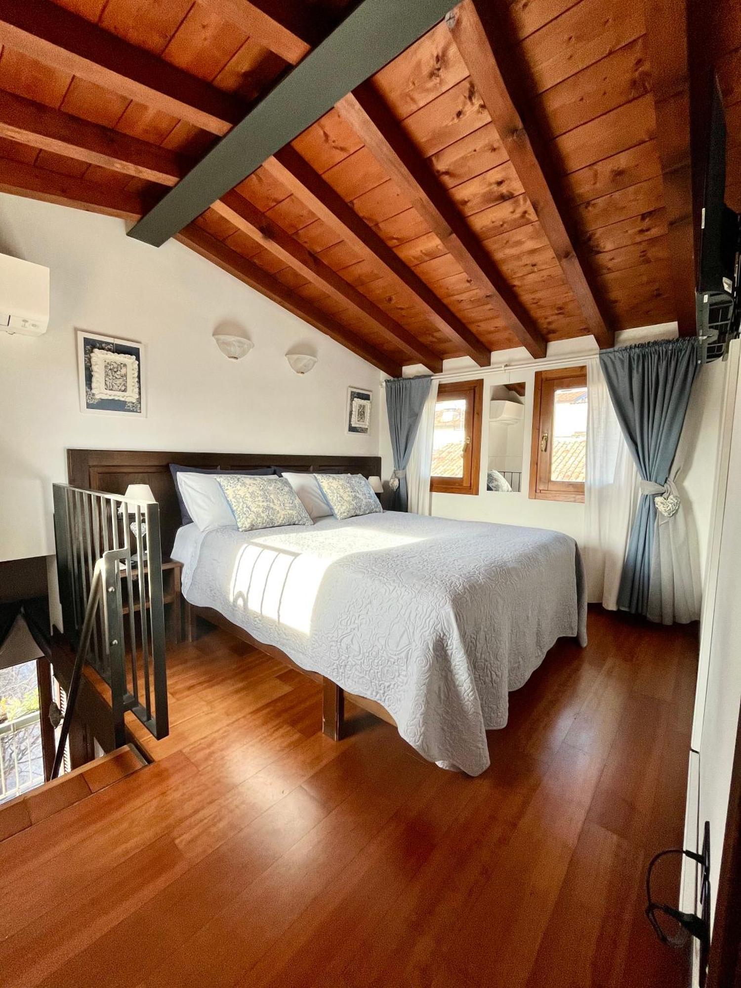 Porto Valentino Apartment Sirmione Buitenkant foto