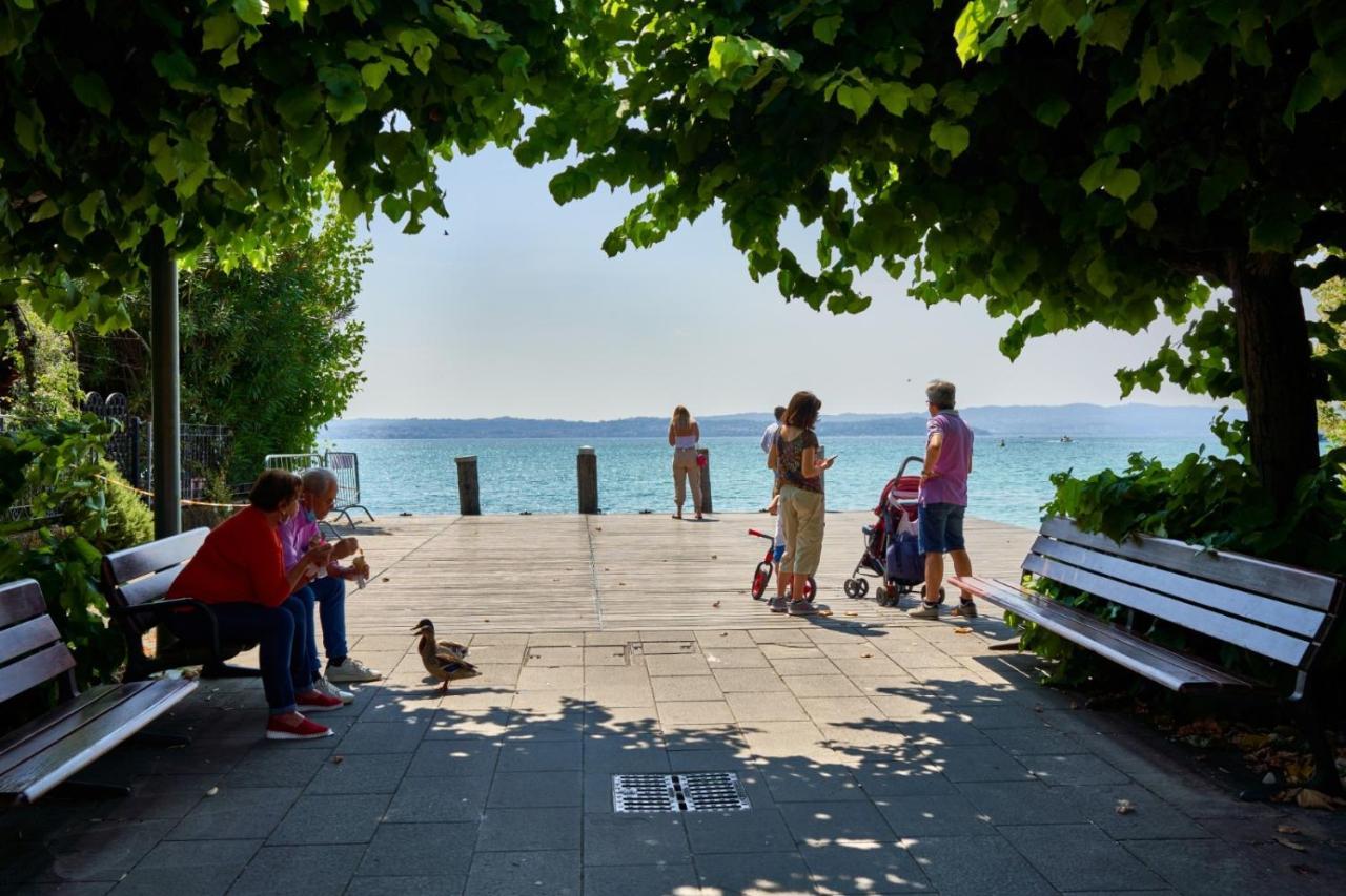 Porto Valentino Apartment Sirmione Buitenkant foto